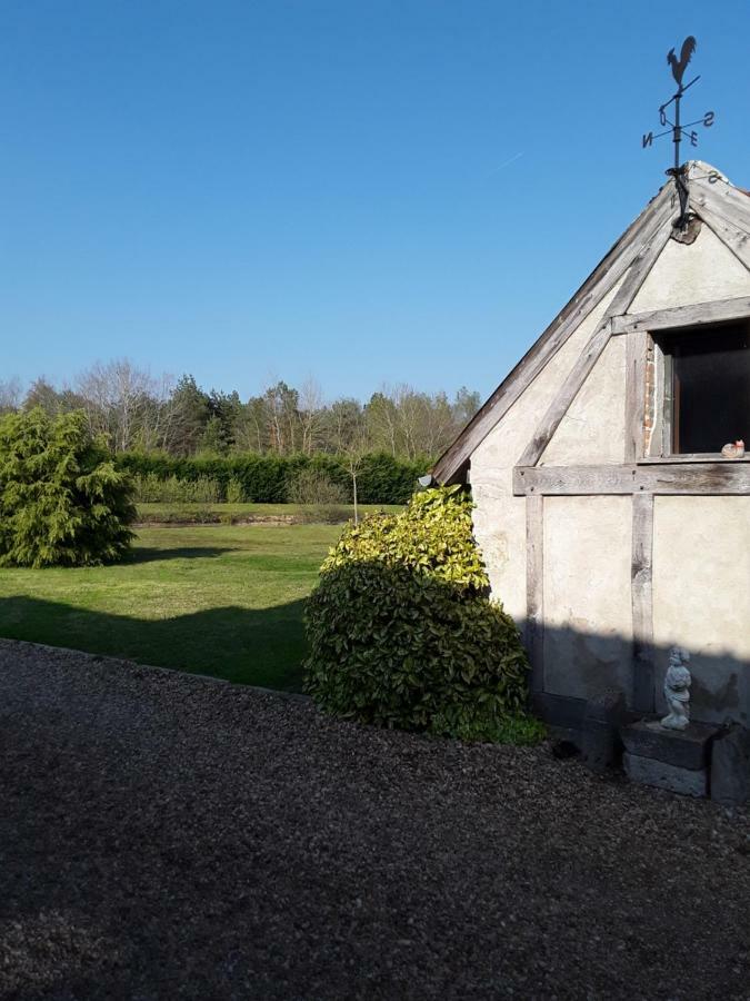 La Belviniere Chambres Et Table D'Hotes Tour-en-Sologne Exteriör bild